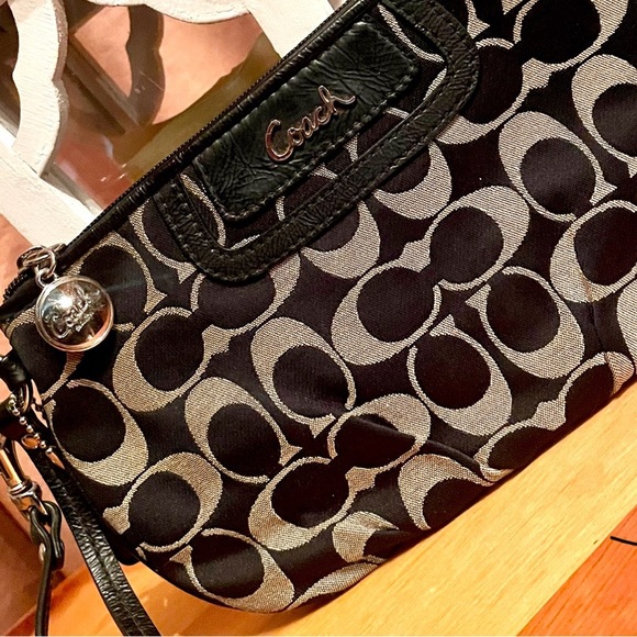 COACH black and white canvas and leather clutch or wristlet - Picture 11 of 16